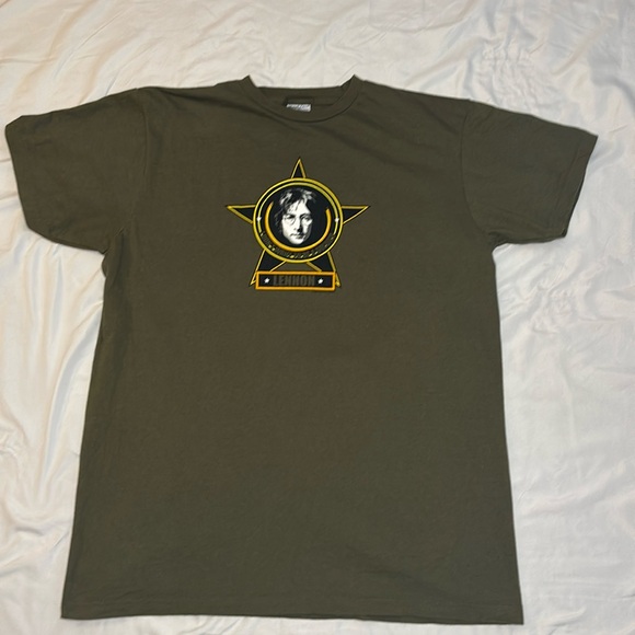 Bay Island Other - John Lennon - “I don’t want to be a soldier” size XL